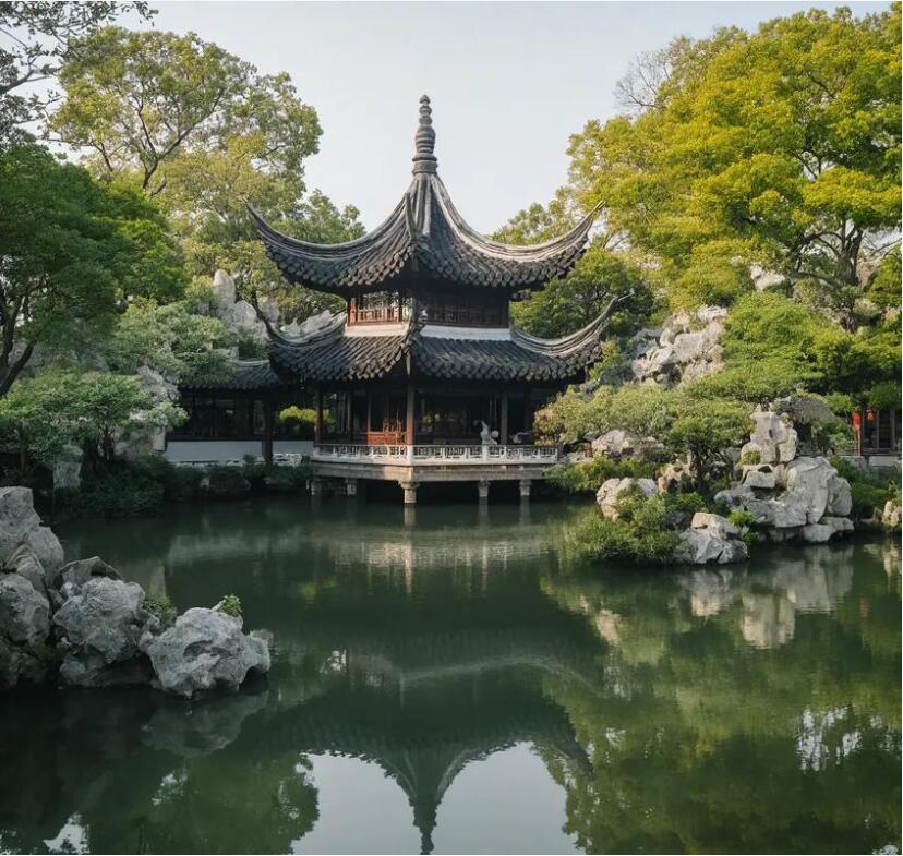 福建半芹餐饮有限公司